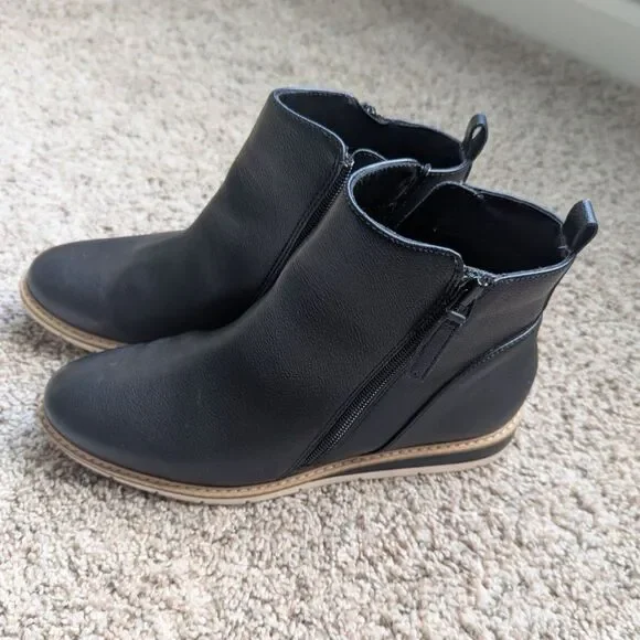 Me Too Women's Black Wedge Ankle Boots Vegan Leather Zip Booties Size 7.5 - Picture 6 of 8